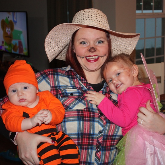 Meet your Posher, Amanda - Picture 1 of 1